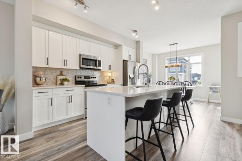 Kitchen - #13 600 Bellerose Dr, St. Albert, AB - Indoor Photo Showing Kitchen With Upgraded Kitchen