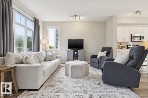 Living room - #13 600 Bellerose Dr, St. Albert, AB - Indoor Photo Showing Living Room
