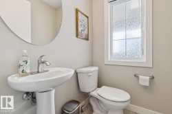 Half bathroom - 