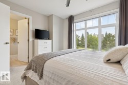 Primary bedroom - 