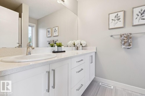 Primary bedroom ensuite - #13 600 Bellerose Dr, St. Albert, AB - Indoor Photo Showing Bathroom