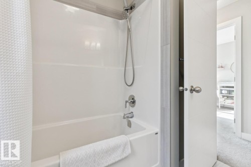 2nd upstairs bathroom - #13 600 Bellerose Dr, St. Albert, AB - Indoor Photo Showing Bathroom