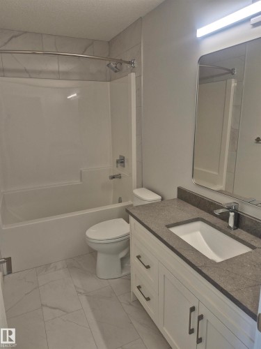 9515 75 Avenue Nw, Edmonton, AB 
