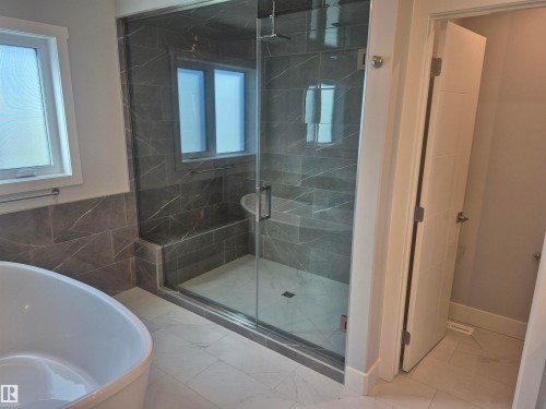 9515 75 Avenue Nw, Edmonton, AB 