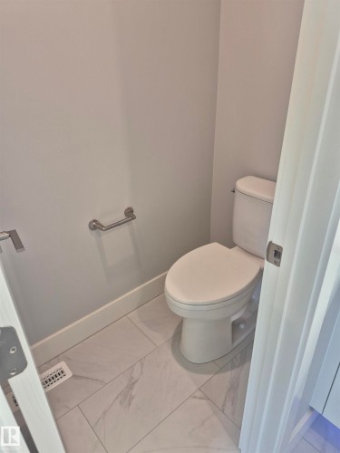 9515 75 Avenue Nw, Edmonton, AB 
