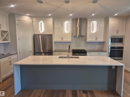 9515 75 Avenue Nw, Edmonton, AB 