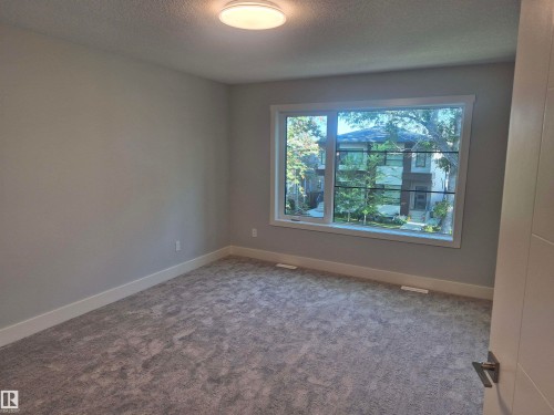 9515 75 Avenue Nw, Edmonton, AB 