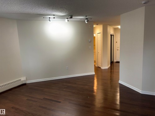 #305 11716 100 Av Nw, Edmonton, AB 