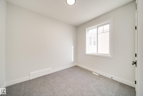 8515 183 Avenue Nw, Edmonton, AB 