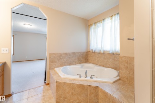 10820 178 Avenue Nw, Edmonton, AB 