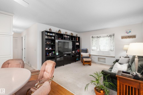 2408 115 Street Nw, Edmonton, AB - Indoor