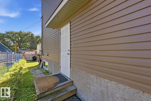 11827 56 Street Nw, Edmonton, AB 