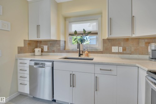 5735 152A Avenue Nw, Edmonton, AB 
