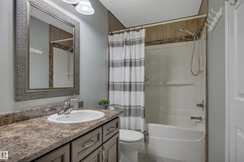 5735 152A Avenue Nw, Edmonton, AB 