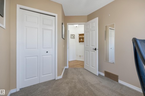 5735 152A Avenue Nw, Edmonton, AB 