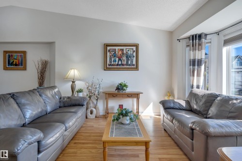 5735 152A Avenue Nw, Edmonton, AB 
