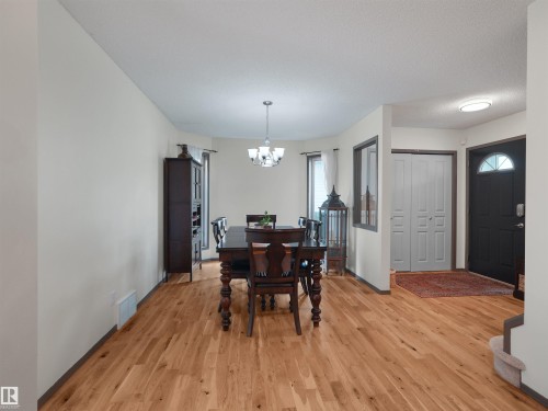 1025 Graham Court Nw, Edmonton, AB 