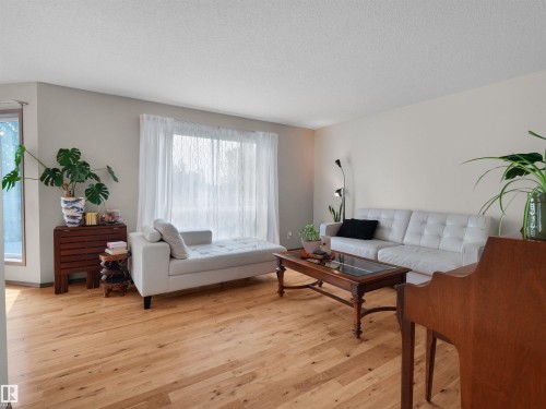1025 Graham Court Nw, Edmonton, AB 