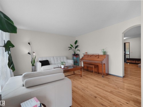 1025 Graham Court Nw, Edmonton, AB 