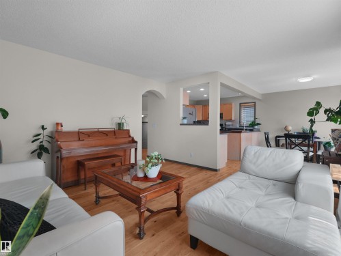 1025 Graham Court Nw, Edmonton, AB 