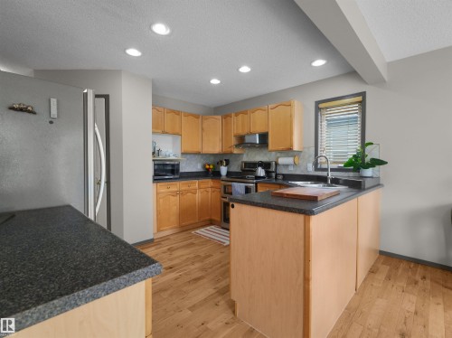 1025 Graham Court Nw, Edmonton, AB 