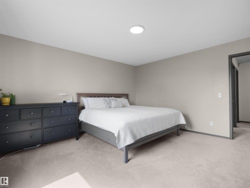 1025 Graham Court Nw, Edmonton, AB 