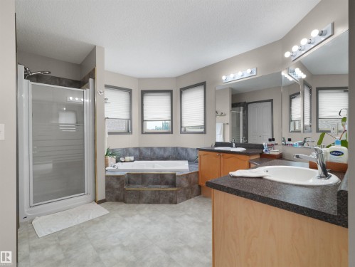 1025 Graham Court Nw, Edmonton, AB 