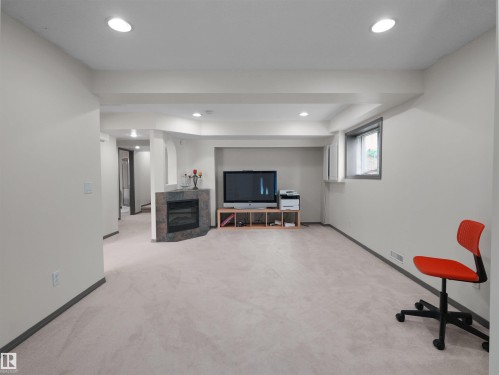 1025 Graham Court Nw, Edmonton, AB 