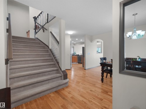 1025 Graham Court Nw, Edmonton, AB 