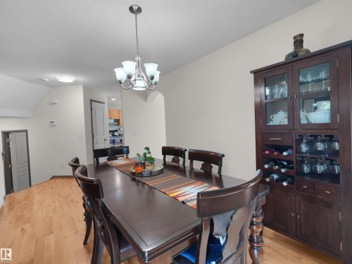 1025 Graham Court Nw, Edmonton, AB 