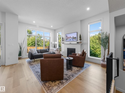 9624 99A Street Nw, Edmonton, AB 
