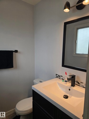 33 Athapaskan Drive, Leduc, AB 