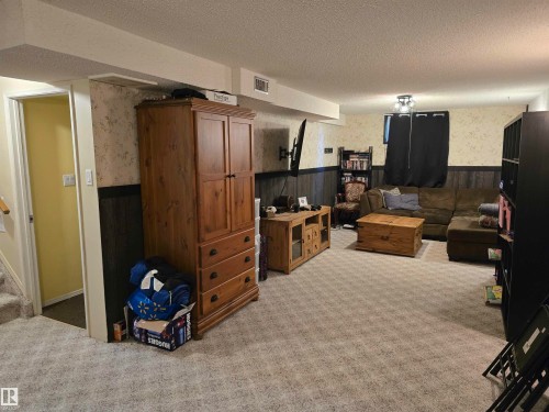 33 Athapaskan Drive, Leduc, AB 