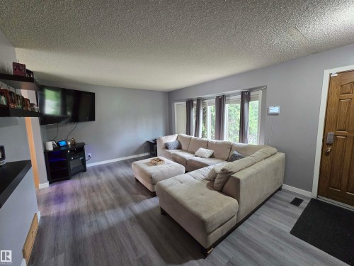 33 Athapaskan Drive, Leduc, AB 