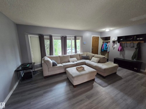 33 Athapaskan Drive, Leduc, AB 