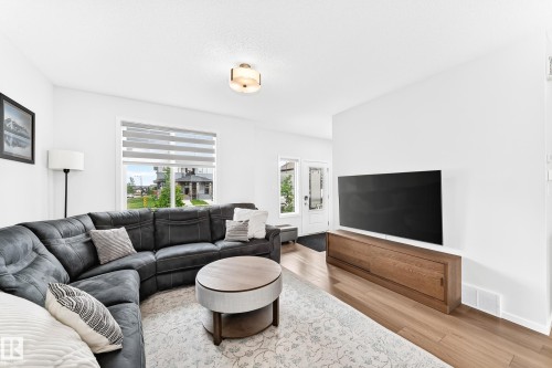 5233 22 Avenue Sw, Edmonton, AB 