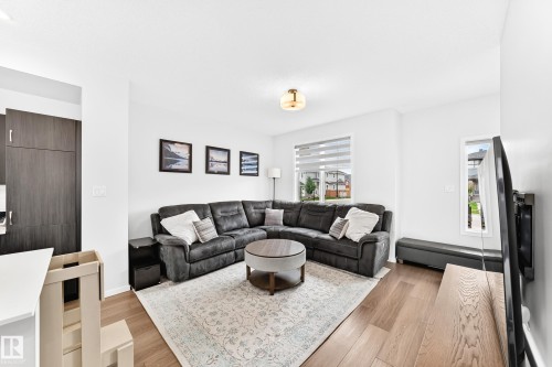 5233 22 Avenue Sw, Edmonton, AB 