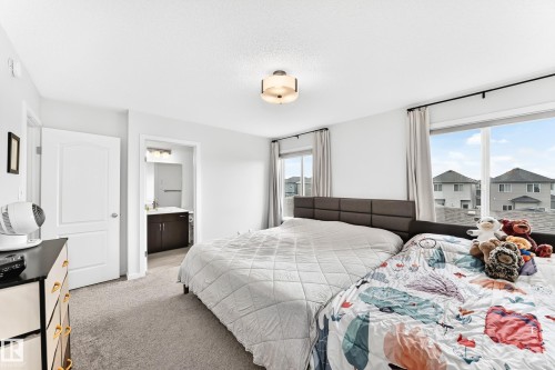 5233 22 Avenue Sw, Edmonton, AB 