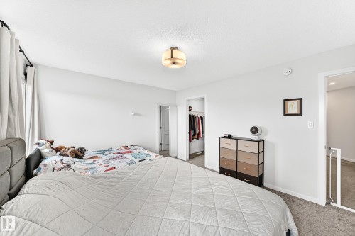 5233 22 Avenue Sw, Edmonton, AB 