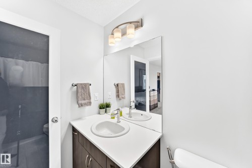 5233 22 Avenue Sw, Edmonton, AB 