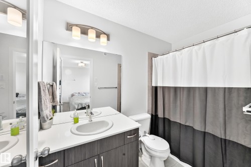 5233 22 Avenue Sw, Edmonton, AB 