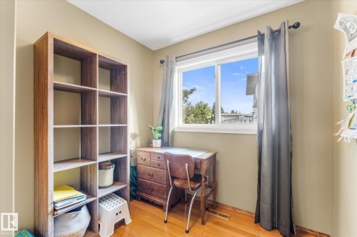9504 139 Avenue Nw, Edmonton, AB 