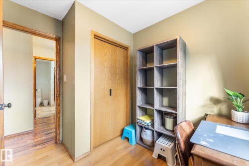 9504 139 Avenue Nw, Edmonton, AB 