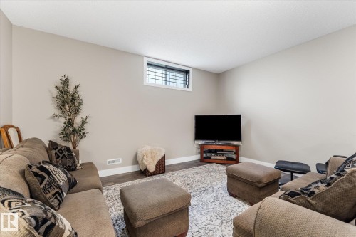 9504 139 Avenue Nw, Edmonton, AB 
