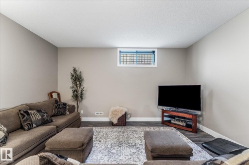 9504 139 Avenue Nw, Edmonton, AB 
