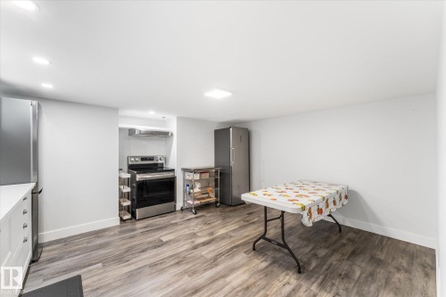 9504 139 Avenue Nw, Edmonton, AB 