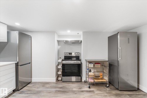 9504 139 Avenue Nw, Edmonton, AB 