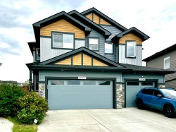 20947 95 Avenue NW  Edmonton, AB T5T 7J6