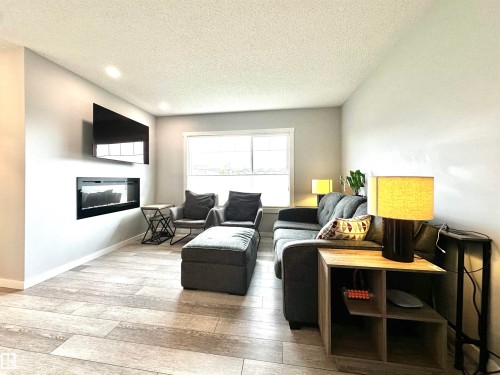 20947 95 Avenue Nw, Edmonton, AB 