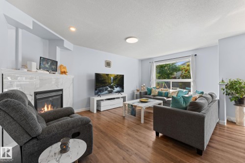 4532 210 Street Nw, Edmonton, AB 
